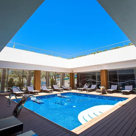 Costa 4* تْشيفالو