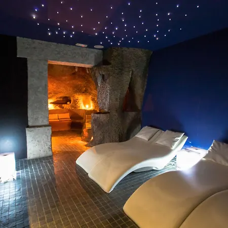 فندق Costa تْشيفالو