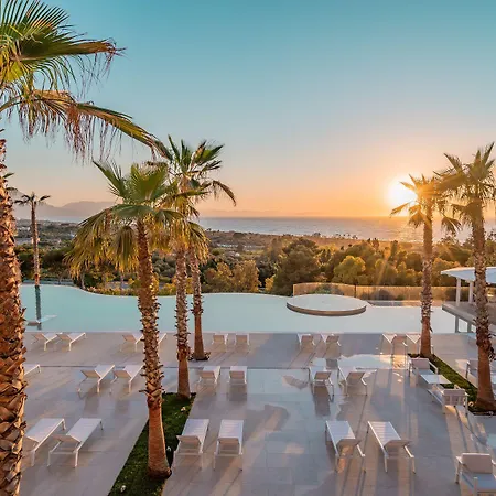 Costa فندق تْشيفالو