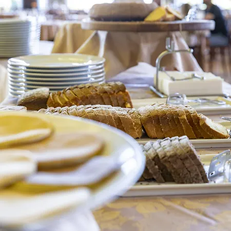 Costa تْشيفالو